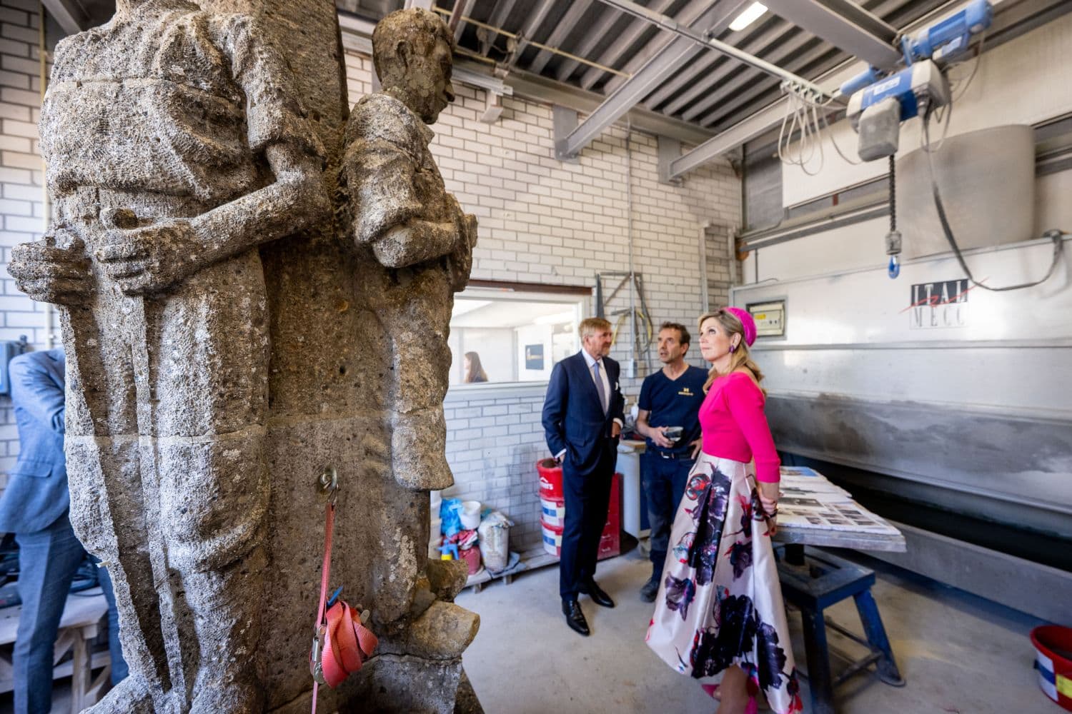 Koninklijk Paar bezoekt ambacht atelier Koninklijke Woudenberg
